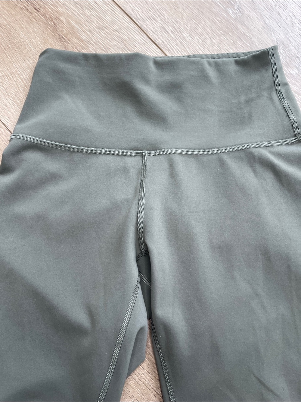 Lululemon Wunder Train Contour Fit High-Rise Tight 28" Color Grey Sage Size 6 - Picture 9 of 12